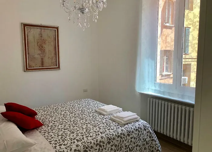 Temporary House De' Giudei * ボローニャ